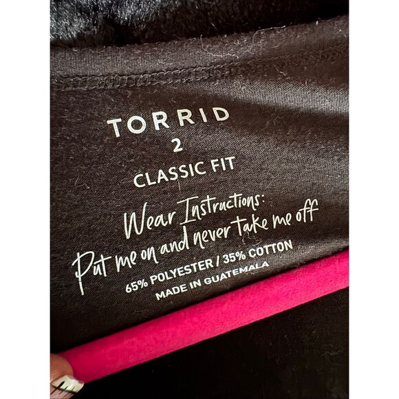 Torrid  2 plus size  Salem ma v neck  Relax Fit Heritage Jersey Tee shirt top - Picture 6 of 6